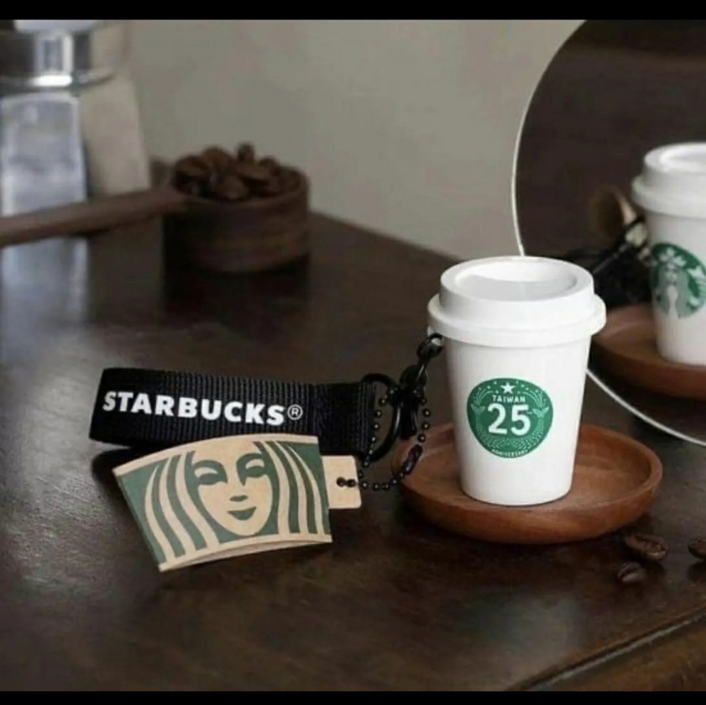 Starbucks Taiwan 25th Anniversary Ornament Cup Keychain 2023
